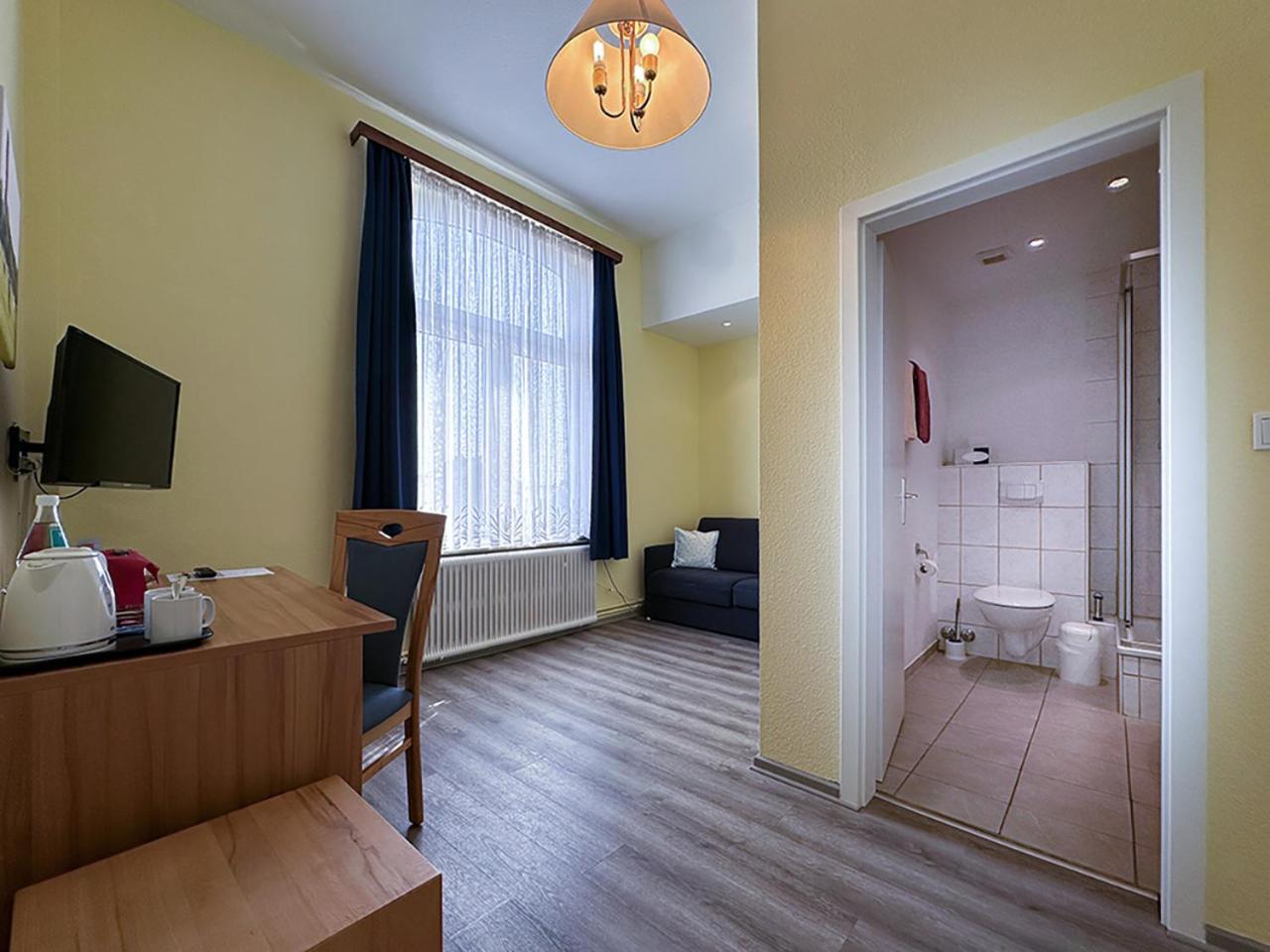Hotel Graf Waldersee Боркум Екстериор снимка