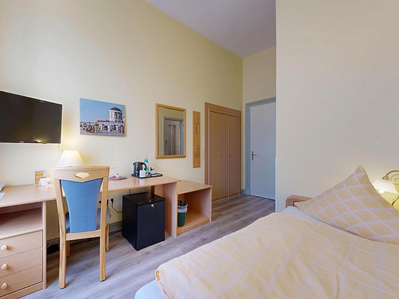 Hotel Graf Waldersee Боркум Екстериор снимка