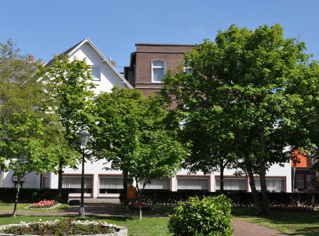 Hotel Graf Waldersee Боркум Екстериор снимка